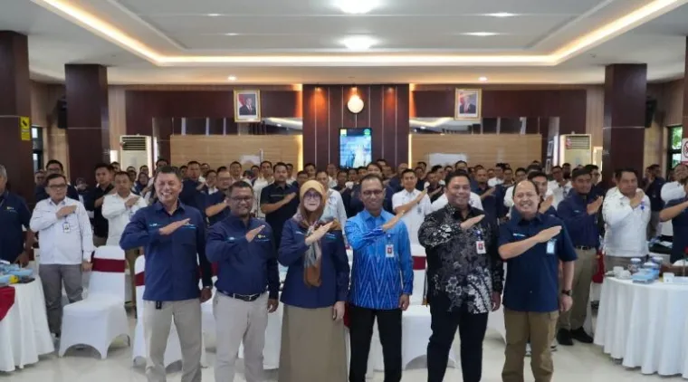 Teks Foto : Bank Nagari menjalin kerja sama dengan PLN UID Sumbar dan PT PLN Electricity Services pada program degensetisasi, Rabu (27/8/2025). IST