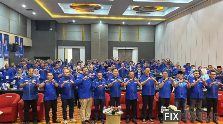 Teks Foto : Partai Demokrat Sumbar gelar Rakerda dan Bimtek di Hotel Truntum, Padang, Jumat (22/8/2025). FARDIANTO