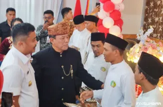 Teks Foto : Penyerahan remisi dilakukan secara simbolis di Lapas Kelas II A Padang, Minggu (17/8/2025). IST