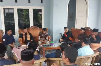 Teks Foto : Badupari Kota Padang balanjuang syukuran HUT ke-80 Kemerdekaan RI di Markas Badupari, Kelurahan Pasar Ambacang, Senin (18/8/2025). IST