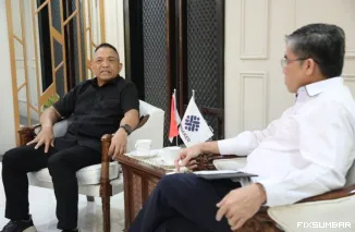 Teks Foto : Ketua Umum Bako IKK Kota Padang, H. Afrizel Azis, menggaet sejumlah program strategis dari Kemnaker RI setelah melakukan pertemuan di Jakarta, Rabu (20/8/2025).  IST