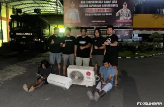 Teks Foto : Tim Klewang tangkap pelaku pencurian AC di Padang, Selasa (26/8/2025). IST