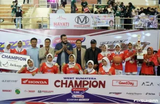 Wali Kota Padang, Fadly Amran, hadiri penutupan Honda DBL, di GOR Prayoga Padang, Sabtu (23/8/2025) malam. IST