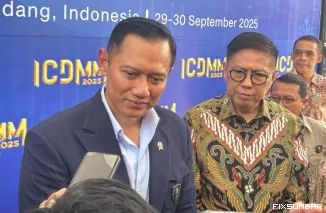 Teks Foto : Wawancara AHY dengan awak media, di Unand, Selasa (30/9/2025). FARDIANTO