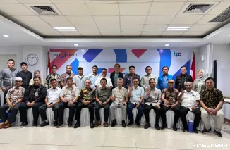 Teks Foto : Foto bersama Bank Nagari saat konferensi pers, Kamis (4/9/2025). IST
