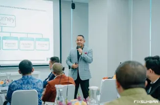 Teks Foto : Muchdian Muchlis Raih Sales Strategy Excellence Award di Ajang SLAY 2025. IST