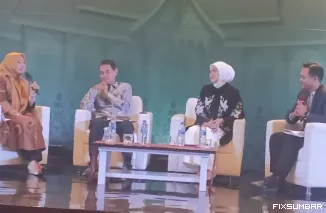 Teks Foto : Erly Mulyani FEB UNP Beri Tips Cerdas Bertransaksi di SCF 2025, Jumat (12/9/2025). IST