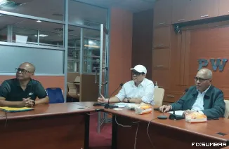 Teks Foto : Rapat pemantapan pelantikan dan pengukuhan Pengurus PWI Pusat Masa Bakti 2025--2030 digelar di Sekretariat PWI Pusat, Lantai 4 Gedung Dewan Pers, Selasa (30/9/2025) siang. IST