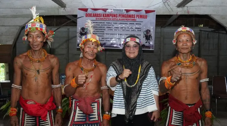 Teks Foto : Bawaslu RI deklarasikan kampung pengawasan partisipatif di Mentawai, Minggu (19/10/2025). IST