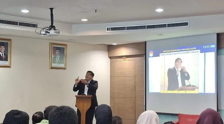 Teks Foto : Seminar bertajuk "Pemuda Cerdas, Akses Informasi Berkualitas, Wujudkan Jakarta Transparan dan Akuntabel" di Universitas YARSI, Cempaka Putih, Jakarta Pusat, Kamis (30/10/2025). IST