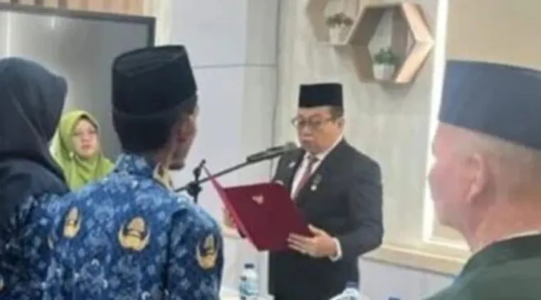 Teks Foto : Pj Sekda Dharmasraya Klarifikasi Soal Pelantikan Pejabat. IST