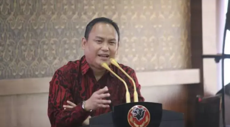 Teks Foto : Sekretaris Jenderal PWI Pusat Zulmansyah Sekedang sampaikan permintaan maaf, Rabu (15/10/2025). IST