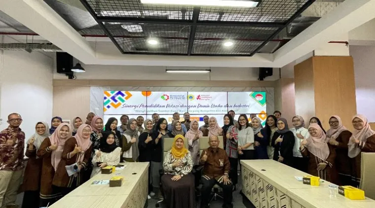 Teks Foto : 24 Perusahaan Bergengsi Jalin Kerja Sama Strategis dengan SMA-SMAK Padang, di Jakarta, Kamis (16/10/2025). IST