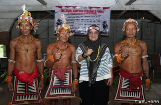 Teks Foto : Bawaslu RI deklarasikan kampung pengawasan partisipatif di Mentawai, Minggu (19/10/2025). IST
