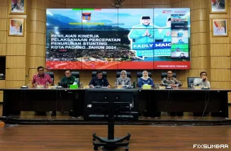 Teks Foto : Penilaian Kinerja Pelaksanaan Aksi Konvergensi Percepatan Penurunan Stunting Kota Padang di Balai Kota Padang, Kamis (2/10/2025). IST