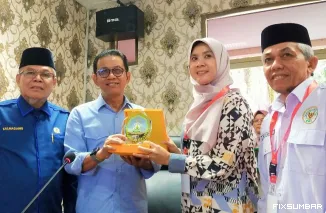 Teks Foto : FKUB Kabupaten Aceh Tamiang tiba di Padang, Rabu (15/10/2025). IST