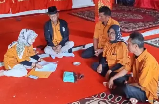 Teks Foto : Kejari Tanah Datar mulai melakukan pemeriksaan terkait pengelolaan Dana Desa dan Bumnag di Gurun. IST