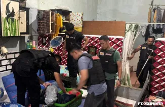 Teks Foto : Lapas Kelas IIA Padang Gelar Razia Gabungan Bersama Aparat Penegak Hukum, Jumat (10/10/2025) malam. IST