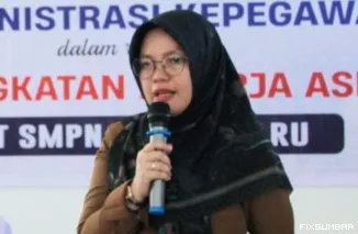 Teks Foto : Plt. Kepala Badan Kepegawaian dan Pengembangan Sumber Daya Manusia (BKPSDM), Ummu Azizah, Kamis (30/10/2025). IST