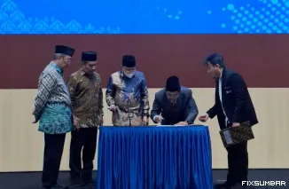 Teks Foto : Prof Widodo Muktiyo Resmi Dilantik Jadi Rektor Universitas Al Azhar Indonesia. IST