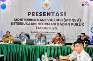 Teks Foto : Monitoring Evaluasi Keterbukaan Informasi Publik yang dilakukan oleh KI Sumbar memasuki tahapan Presentasi, Selasa (7/10/2025). IST