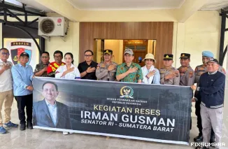 Teks Foto : Irman Gusman melakukan kunjungan kerja ke Polres Kepulauan Mentawai, Kamis (16/10/2025). FARDIANTO