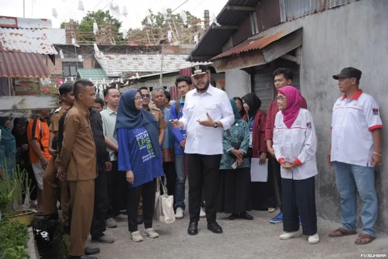 Wali Kota Fadly Amran Datangi Kelurahan Padang Pasir. 