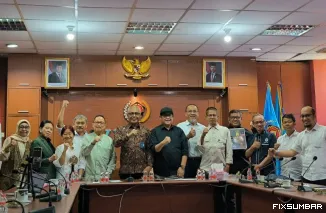 Teks Foto : PWI Pusat secara resmi meluncurkan empat ajang penghargaan bergengsi dalam rangka menyambut Hari Pers Nasional (HPN) 2026, Selasa (4/11/2025). IST
