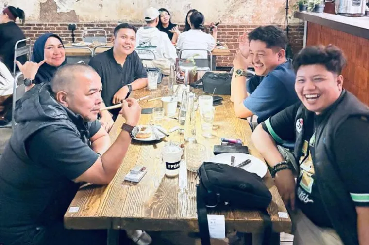 Ilustrasi Menikmati Dua Wajah Jalan Braga Bandung