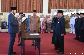 Fadly Amran Lantik Raju Minropa sebagai Sekda Padang, 11 Kepala OPD Ikut Dirotasi