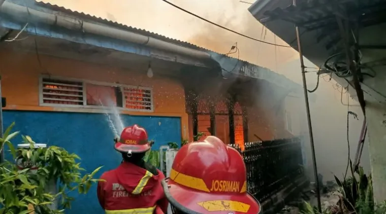34 Bangunan Terbakar di Kawasan Pasar Raya Padang