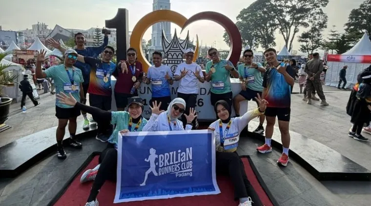 BRILiaN Runners Padang Ramaikan Jam Gadang Fun Run 2026, BRI Dukung Sport Tourism Bukittinggi