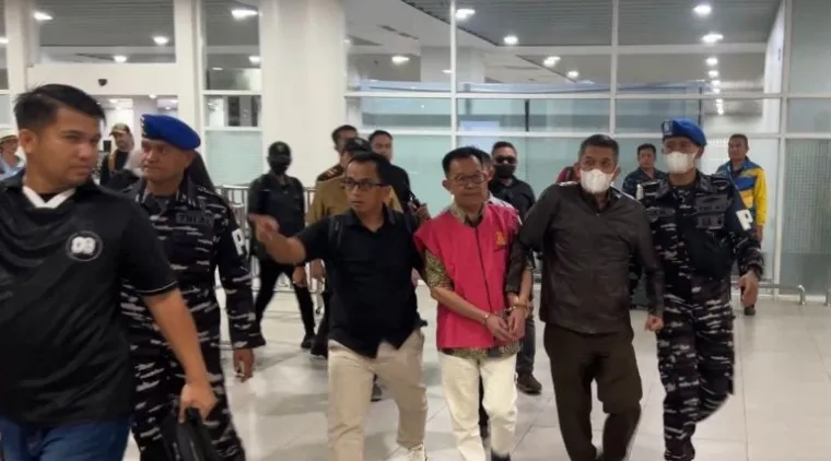 DPO Korupsi Rp34 Miliar Beny Saswin Nasrun Tiba di BIM, Kejari Padang Lanjutkan Proses Hukum